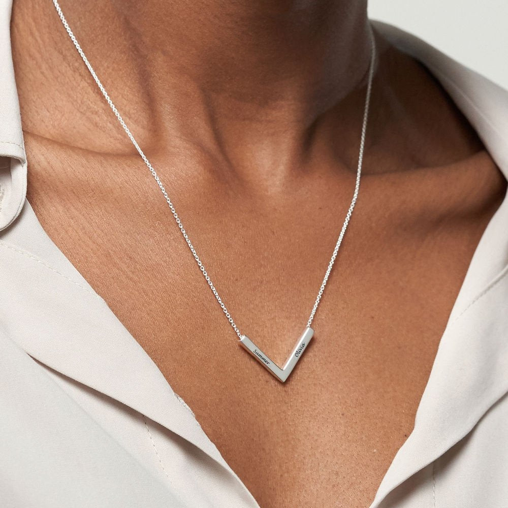 V-shaped Bar Necklace